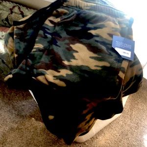 Woman’s camouflage fleece pants